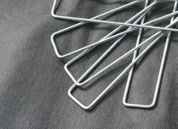 Set of 10 small metal clips