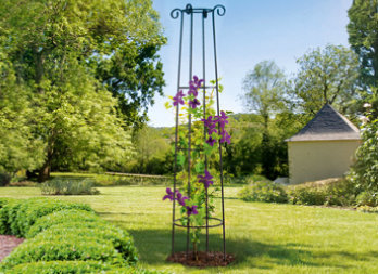 Supporto decorativo a forma di colonna per guidare e valorizzare le piante rampicanti in vasi o nel terreno